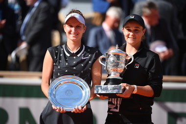 Barty Vondrousova trophies final Roland Garros 2019